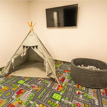 Invest Centrum Park 16 شكلارسكا بوريبا